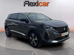 Gris Usado 2022 Peugeot 5008 Allure Monovolumen | 21.890 € (Buen precio)