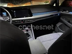 Gris / plata Usado 2021 VW Golf VIII Life Berlina | 18.890 € (Precio justo)