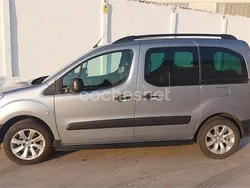 Gris / plata Usado 2016 Peugeot Partner Tepee Access Monovolumen | 15.700 €