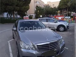 Gris / plata Usado 2010 Mercedes E200 Avantgarde Berlina | 8500 € (Buen precio)