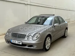 Beige Usado 2005 Mercedes E320 Elegance Berlina | 4990 €