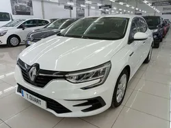 Blanco Usado 2022 Renault Mégane IV Intens Utilitario | 16.500 € (Precio justo)