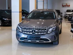 Gris / plata Usado 2017 Mercedes GLA220 Urban SUV | 25.990 € (Un poco caro)