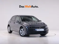 Gris / plata Usado 2023 VW Golf VIII Life Berlina | 26.490 € (Precio justo)