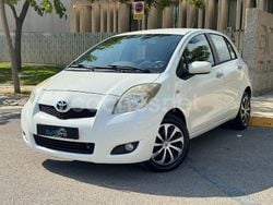 Blanco Usado 2010 Toyota Yaris Berlina | 6800 € (Caro)