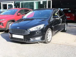 Negro Usado 2015 Ford Focus Trend Utilitario | 7750 € (Precio justo)