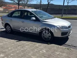 Gris / plata Usado 2006 Ford Focus Ghia Berlina | 4000 € (Precio justo)