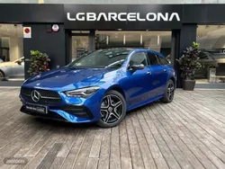 Azul Usado 2024 Mercedes CLA250 AMG line Berlina | 42.900 €