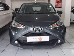 Gris / plata Usado 2019 Toyota Aygo X-cite Utilitario | 9985 € (Precio justo)