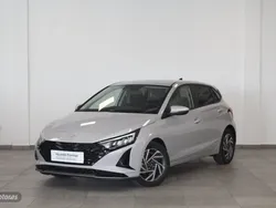 Gris claro Usado 2024 Hyundai i20 Berlina | 18.900 € (Precio justo)