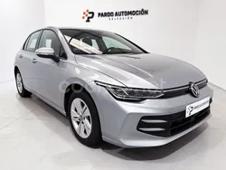 Gris / plata Usado 2024 VW Golf VIII Life Berlina | 25.900 € (Precio justo)