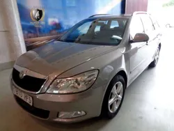 Gris Usado 2011 Skoda Octavia Family Utilitario | 3390 € (Precio justo)