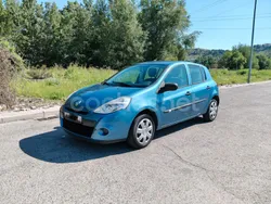 Azul Usado 2010 Renault Clio II Authentique Berlina | 4499 € (Precio justo)
