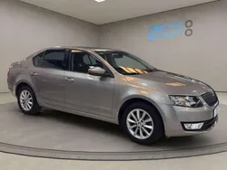 Gris Usado 2013 Skoda Octavia Ambition Utilitario | 9475 € (Buen precio)