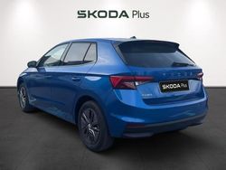 Azul Nuevo 2025 Skoda Fabia Selection | 18.937 € (Buen precio)