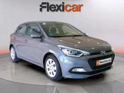 Gris Usado 2015 Hyundai i20 Berlina | 8490 € (Precio justo)