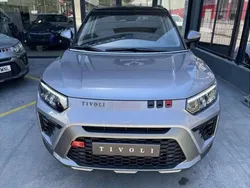 Plateado Usado 2024 Ssangyong Tivoli Limited SUV | 21.000 € (Caro)