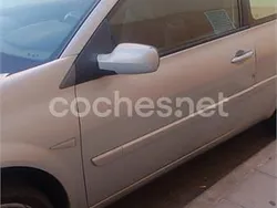 Gris / plata Usado 2003 Renault Mégane II Dynamique Berlina | 800 € (Super precio)