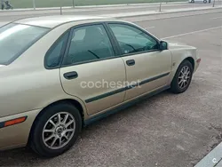 Verde Usado 2001 Volvo S40 Berlina | 1800 €
