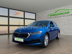 Azul Usado 2022 Skoda Octavia Ambition Familiar | 18.900 € (Buen precio)
