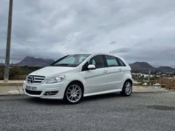 Blanco Usado 2011 Mercedes B180 Monovolumen | 8400 € (Precio justo)