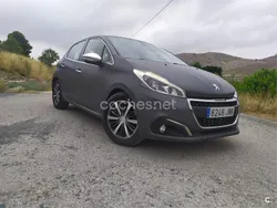Gris / plata Usado 2016 Peugeot 208 Allure Utilitario | 6900 € (Buen precio)