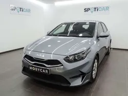 Gris Usado 2023 Kia Ceed Utilitario | 16.095 € (Precio justo)