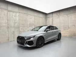 Gris / plata Usado 2023 Audi RS3 Sportback Performance Utilitario | 82.900 € (Un poco caro)