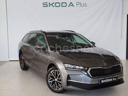 Gris Usado 2025 Skoda Octavia Selection Familiar | 29.900 € (Precio justo)