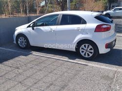 Blanco Usado 2015 Kia Rio Berlina | 8900 € (Precio justo)