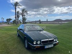 Verde Usado 2000 Jaguar XJ8 Executive Berlina | 7990 €