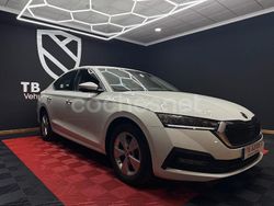 Blanco Usado 2021 Skoda Octavia Ambition Berlina | 21.990 € (Un poco caro)