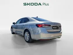 Gris plata Nuevo 2025 Skoda Superb Essence | 35.900 € (Super precio)