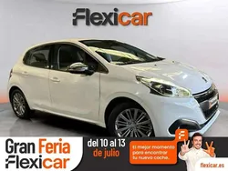 Blanco Usado 2018 Peugeot 208 Allure Utilitario | 9490 € (Precio justo)