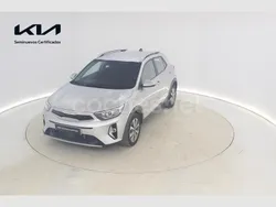 Gris / plata Usado 2024 Kia Stonic SUV | 20.499 € (Precio justo)
