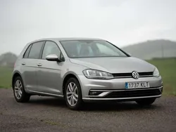 Plateado Usado 2018 VW Golf VII Advance Utilitario | 14.995 € (Precio justo)