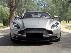 Plateado Usado 2023 Aston Martin DB11 Coupe | 185.000 €