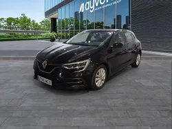 Negro Usado 2022 Renault Mégane IV Equilibre Berlina | 19.700 € (Caro)
