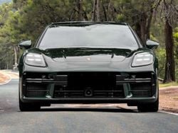 Verde Usado 2024 Porsche Panamera 4 Berlina | 178.000 €