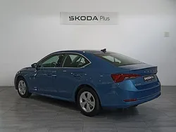 Azul Usado 2021 Skoda Octavia Ambition | 17.500 € (Buen precio)