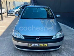 Gris / plata Usado 2000 Opel Corsa Edition Berlina | 3100 €