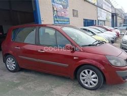 Granate Usado 2008 Renault Grand Scénic II Dynamique Monovolumen | 1000 €