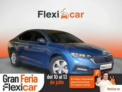 Azul Usado 2021 Skoda Octavia Ambition Berlina | 16.470 € (Super precio)
