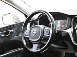 Beige Usado 2019 Volvo XC60 Business Edition SUV | 26.890 € (Precio justo)