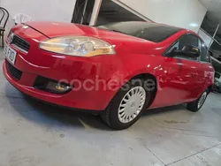 Rojo Usado 2008 Fiat Bravo Active Utilitario | 3900 € (Precio justo)