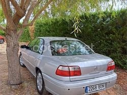 Gris / plata Usado 2000 Opel Omega Elegance Berlina | 2500 €