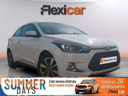 Amarillo Usado 2017 Hyundai i20 Berlina | 8790 € (Buen precio)
