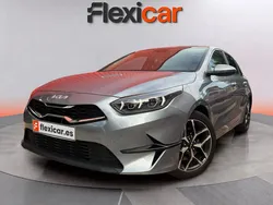 Gris Usado 2023 Kia Ceed Berlina | 17.990 € (Precio justo)