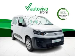 Blanco Usado 2024 Fiat Doblò Feel Monovolumen | 22.900 € (Caro)