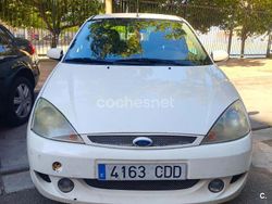 Blanco Usado 2003 Ford Focus Trend Berlina | 2200 € (Precio justo)